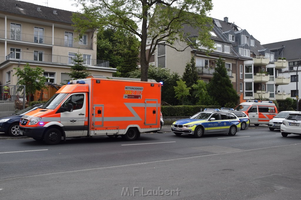 Einsatz BF Koeln Koeln Brueck Bruecker Mauspfad P15.JPG - Miklos Laubert